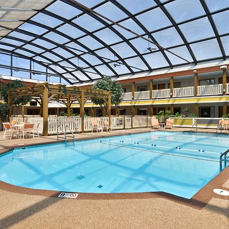 Best Western Plus Dubuque Hotel And Conference Center Exterior foto