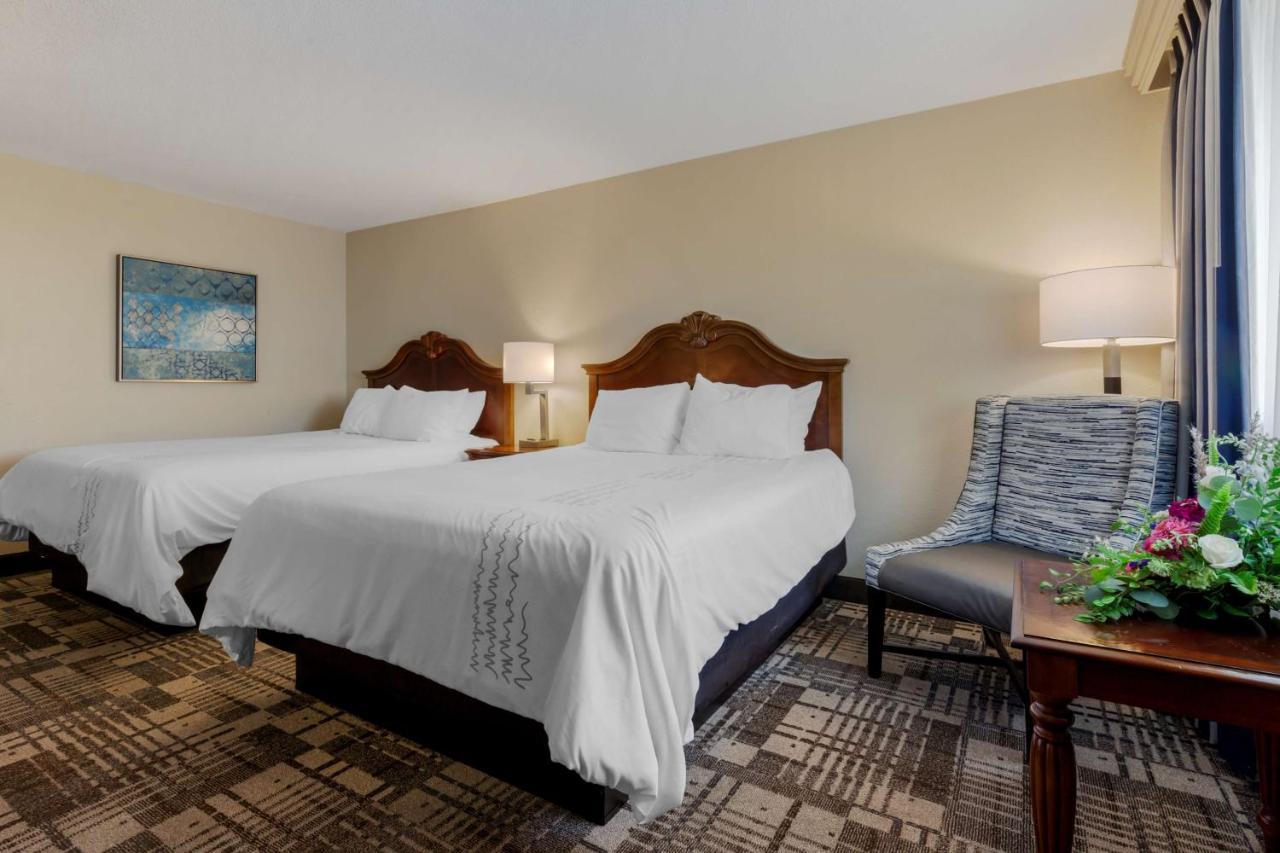 Best Western Plus Dubuque Hotel And Conference Center Exterior foto